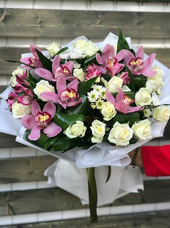 Букет цветов из: Розы и Хризантемы в Кулой