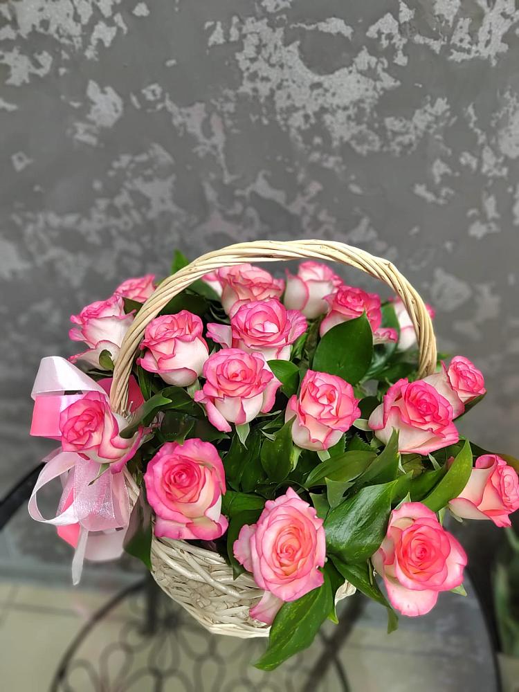 Цветочная композиция из Розы в корзине в Кулой