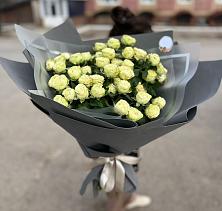 Букет Белые кустовые розы Солинеро в Кулой