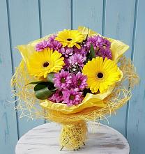 Букет цветов из:  Хризантемы и Герберы в Кулой