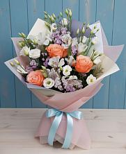 Букет цветов из:  Лизиантусы, Розы, Альстромерии и Гипсофила в Кулой