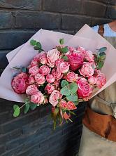 Букет розы в пальмах в Кулой Букет цветов из: Розы в Кулой