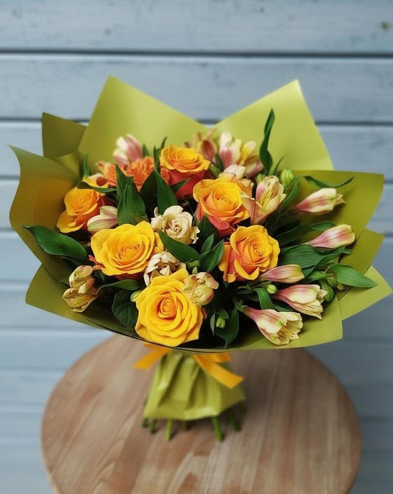 Букет цветов из: Альстромерии и Розы в Кулой