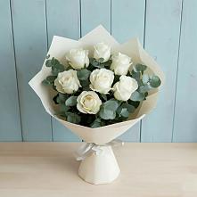 Букет Белые розы в Эвкалипте в Кулой
