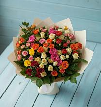 Букет Микс из разноцветных кустовых роз в Кулой
